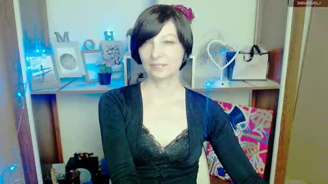 Snapshot of angelinalov_ chatting on January 23, 2025, 8:25 am Angelina online show from January 23, 2025, 8:25 am