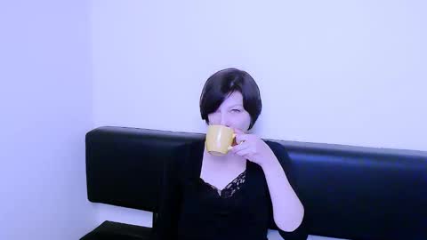 Snapshot of angelinalov_ chatting on January 29, 2025, 7:46 am Angelina online show from January 29, 2025, 7:46 am
