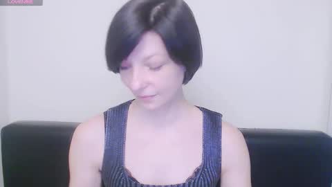 Snapshot of angelinalov_ chatting on February 4, 2025, 7:51 am Angelina online show from February 4, 2025, 7:51 am