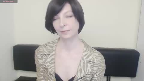 Snapshot of angelinalov_ chatting on February 10, 2025, 10:53 am Angelina online show from February 10, 2025, 10:53 am