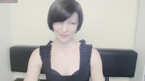 Snapshot of angelinalov_ chatting on February 12, 2025, 10:56 am Angelina online show from February 12, 2025, 10:56 am