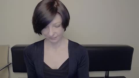 Snapshot of angelinalov_ chatting on February 22, 2025, 7:12 am Angelina online show from February 22, 2025, 7:12 am