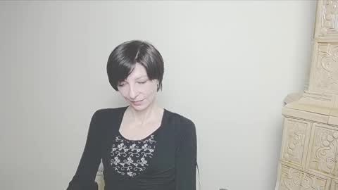 Snapshot of angelinalov_ chatting on March 7, 2025, 11:40 am Angelina online show from March 7, 2025, 11:40 am