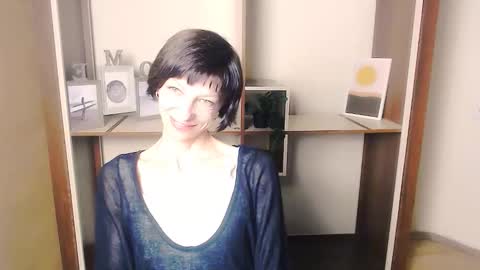 Snapshot of angelinalov_ chatting on September 10, 2025, 5:51 am Angelina online show from September 10, 2025, 5:51 am