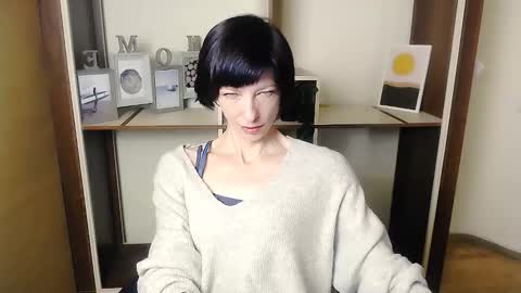 Snapshot of angelinalov_ chatting on September 15, 2025, 6:35 am Angelina online show from September 15, 2025, 6:35 am