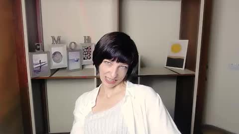 Snapshot of angelinalov_ chatting on September 26, 2025, 6:17 am Angelina online show from September 26, 2025, 6:17 am