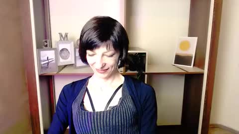 Snapshot of angelinalov_ chatting on October 1, 2025, 6:41 am Angelina online show from October 1, 2025, 6:41 am