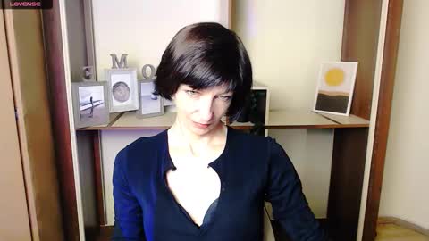 Snapshot of angelinalov_ chatting on October 6, 2025, 8:34 am Angelina online show from October 6, 2025, 8:34 am