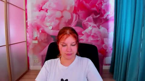 AngelinaLow online show from June 1, 2026, 11:34 am