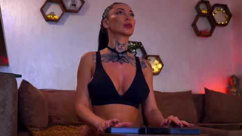 Angelina online show from February 17, 2026, 1:07 pm