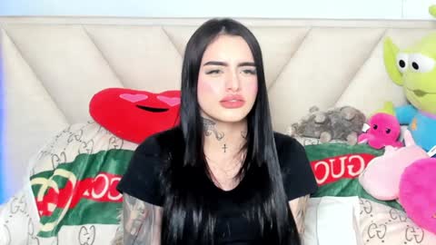 Angeline Smith  online show from January 5, 2025, 4:47 am