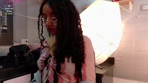 angeline_scot online show from April 29, 2026, 12:09 pm