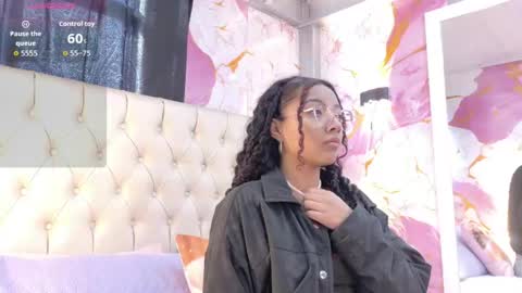 angeline_scot online show from May 22, 2026, 12:11 pm