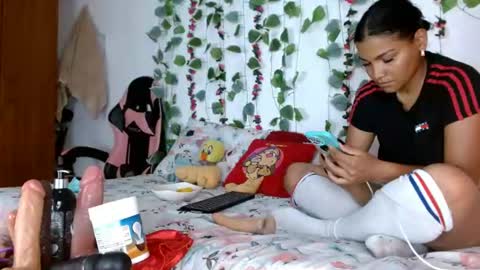 Snapshot of angelitanoir18 chatting on June 26, 2026, 3:27 pm angelina online show from June 26, 2026, 3:27 pm