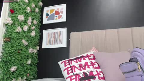 Snapshot of angelitawild_ chatting on March 9, 2025, 7:48 pm angel online show from March 9, 2025, 7:48 pm