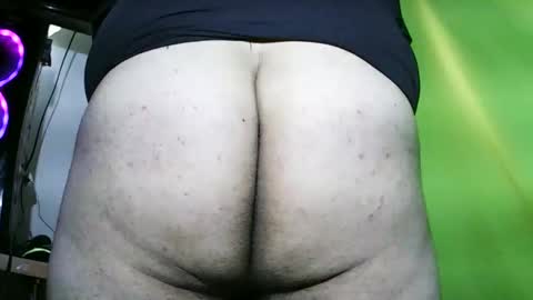 Snapshot of angelking120200 chatting on October 20, 2025, 11:38 pm Roy online show from October 20, 2025, 11:38 pm