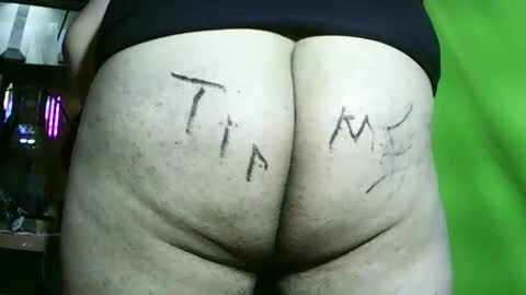 Snapshot of angelking120200 chatting on November 6, 2025, 4:30 pm Roy online show from November 6, 2025, 4:30 pm