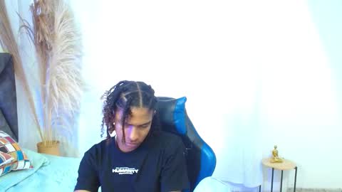 Angel online show from December 16, 2025, 8:25 pm