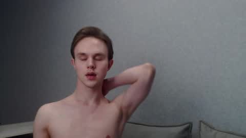 Angel online show from February 10, 2025, 3:32 pm