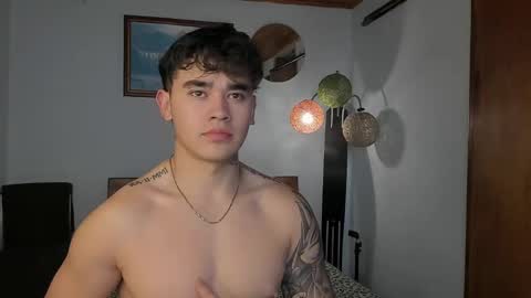 Snapshot of angelx_fox chatting on December 25, 2024, 1:42 am Angel Fox online show from December 25, 2024, 1:42 am