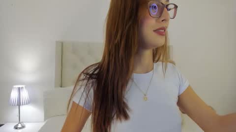 Snapshot of angely_sweet01 chatting on February 15, 2026, 9:22 pm Angely online show from February 15, 2026, 9:22 pm