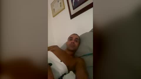 Snapshot of anghel_stone chatting on April 28, 2026, 4:50 am Anghel Stone online show from April 28, 2026, 4:50 am