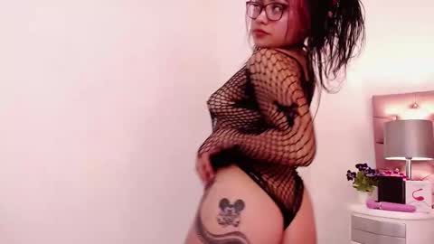 Snapshot of angie99_gh chatting on February 23, 2025, 4:07 am Angie online show from February 23, 2025, 4:07 am