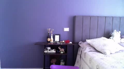 Angiebaxt online show from January 5, 2026, 6:11 pm