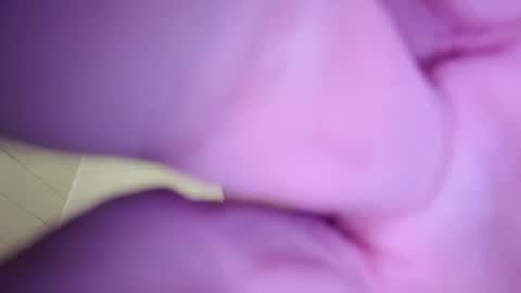angrychicks83 online show from June 27, 2026, 4:28 am