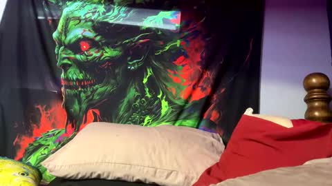 Snapshot of angusbone01 chatting on December 18, 2024, 2:21 am angusbone01 online show from December 18, 2024, 2:21 am