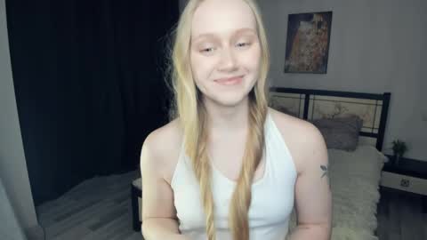 Snapshot of anhedney chatting on April 3, 2026, 7:45 pm Violet online show from April 3, 2026, 7:45 pm