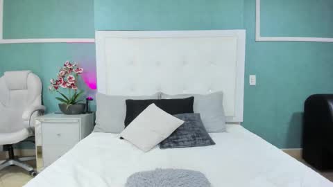 Ania online show from February 13, 2026, 9:22 pm