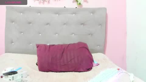 aniaross18 online show from February 27, 2025, 1:59 am