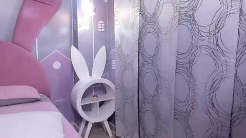 Anie online show from April 11, 2026, 11:09 pm