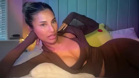 anisha online show from November 18, 2025, 11:47 am