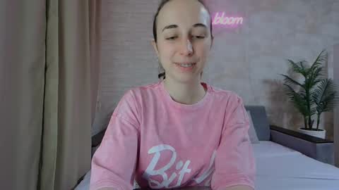 Snapshot of anikabloom chatting on January 18, 2025, 3:20 am anikabloom online show from January 18, 2025, 3:20 am