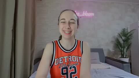 Snapshot of anikabloom chatting on February 12, 2025, 9:54 pm anikabloom online show from February 12, 2025, 9:54 pm