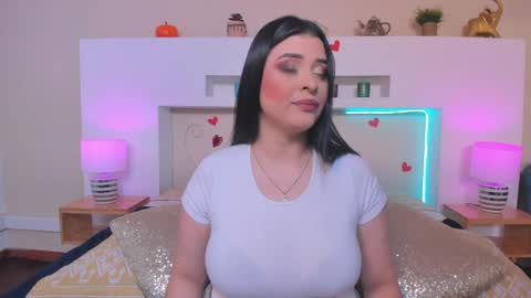 Snapshot of anikaromanof chatting on April 3, 2026, 1:42 pm Anika Romano online show from April 3, 2026, 1:42 pm