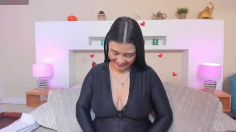 Snapshot of anikaromanof chatting on April 16, 2026, 11:33 am Anika Romano online show from April 16, 2026, 11:33 am