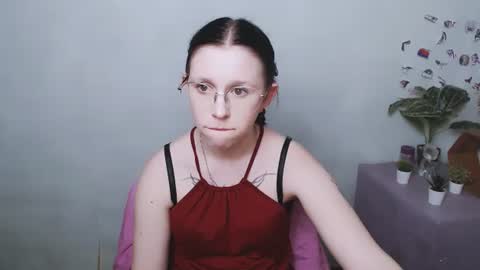Mia online show from June 12, 2026, 3:11 pm