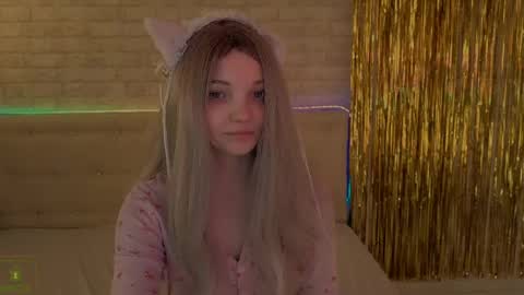 Alica online show from May 26, 2026, 2:29 am