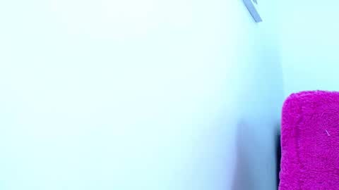 ana independent model online show from December 18, 2024, 6:43 am