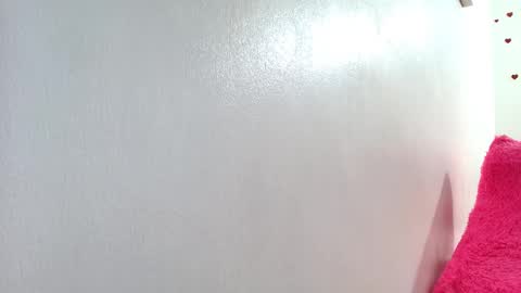 ana independent model online show from October 6, 2025, 6:11 am