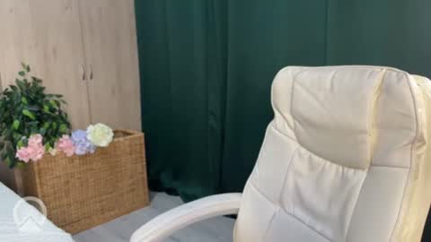 Anita online show from July 6, 2026, 1:57 am