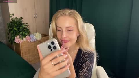 Anita online show from July 20, 2026, 1:42 am