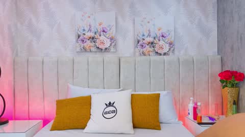 Dania Lpez online show from October 22, 2025, 4:13 am