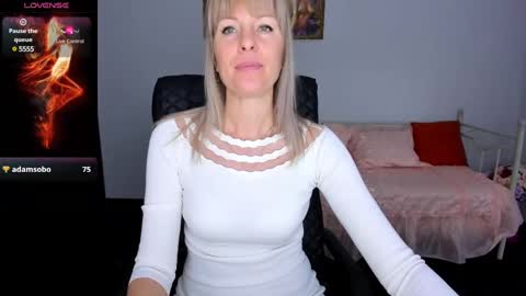 Snapshot of anita_tayson chatting on February 8, 2025, 7:37 am Anita online show from February 8, 2025, 7:37 am