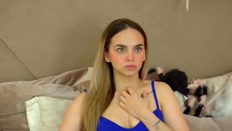 AnitaVenture online show from October 26, 2025, 4:07 am