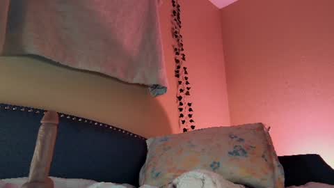 Anja or Ann - I answer to both online show from December 28, 2024, 8:36 pm