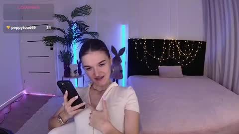 ann_woood online show from May 8, 2026, 3:17 pm